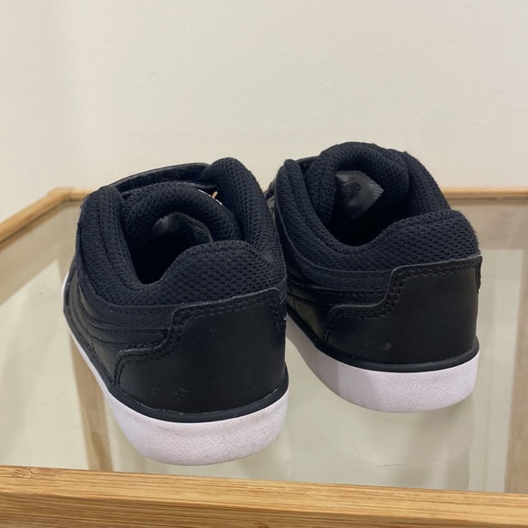 Black Velcro Nike Capri 3 - Size 8C - Picture 4 of 7